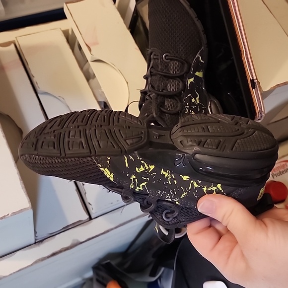 Shoes - Picture 2 of 2